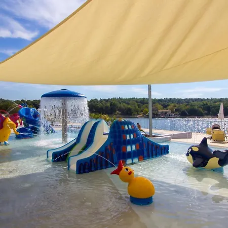 Holiday park Easyatent Tent Lanterna Cervar-Porat
