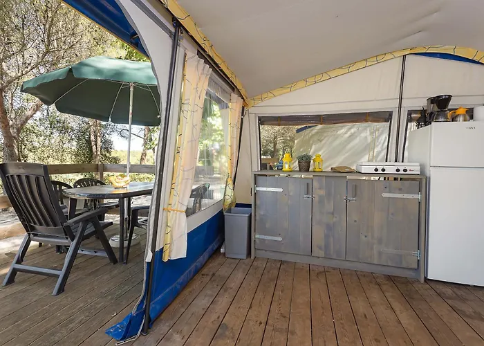 Parque de vacaciones Easyatent Tent Lanterna Červar-Porat